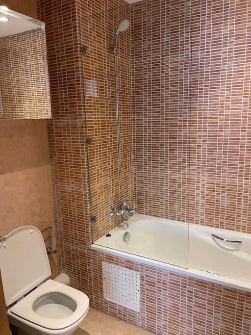 Big Luxury Apartment Near Airport نواصير المظهر الخارجي الصورة